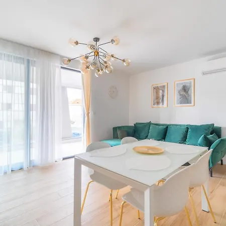Golden Luxury * Split